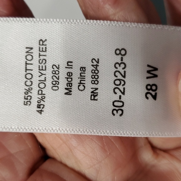 Roamans women's 28W beautful shade of blue blouse. Button down. Excellent cond - Picture 6 of 7